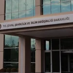 Afyonkarahisar yoluna dökülen boya nedeniyle iki firmaya ağır ceza