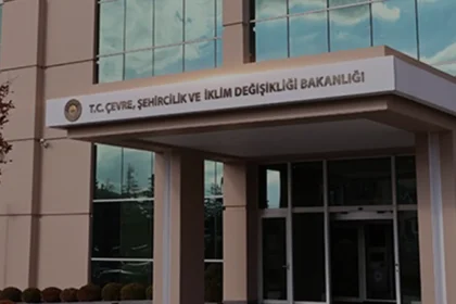 Afyonkarahisar yoluna dökülen boya nedeniyle iki firmaya ağır ceza