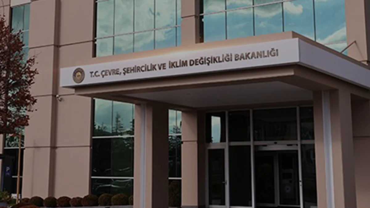 Afyonkarahisar yoluna dökülen boya nedeniyle iki firmaya ağır ceza